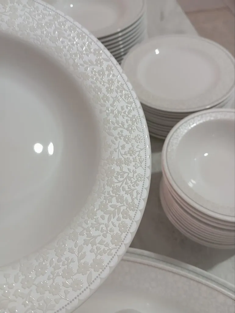 سرويس غذاخوری 28 پارچه چینی زرین ایران مدل ايتاليا اف کلارا کد 0128 درجه عالی