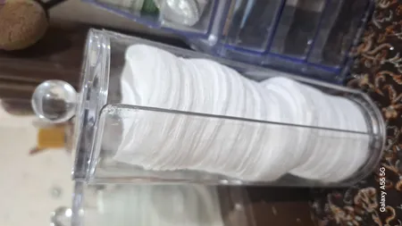 استند لوازم آرایشی مدل M