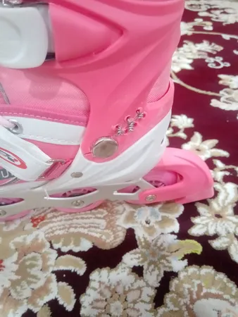 اسکیت کفشی استریت رانر مدل ۰۰۲ به همراه کلاه و لوازم ایمنی اسکیت