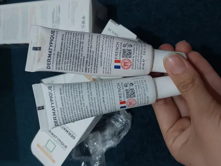 کرم پودر BB درماتیپیک دارای spf 20 رنگ بژ طبیعی حجم 30 میلی لیتر