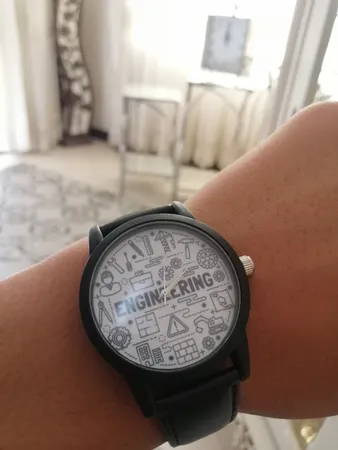 ساعت مچی عقربه ای والار طرح مهندسی کد LF2525