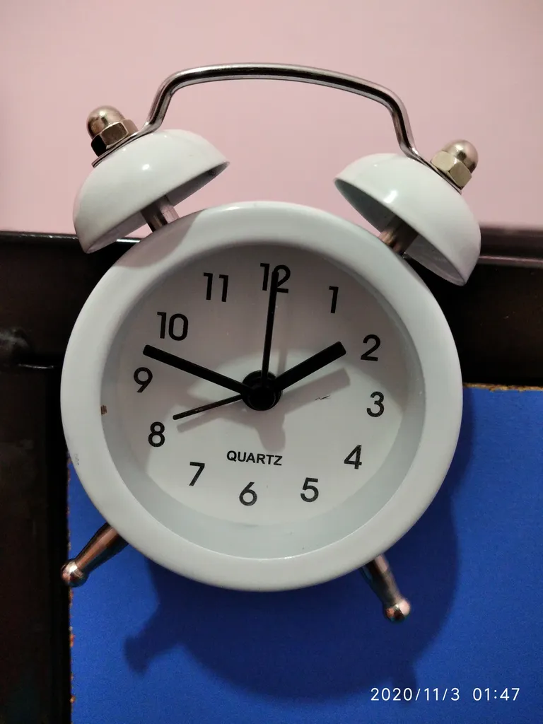 ساعت رومیزی مدل Simple 002