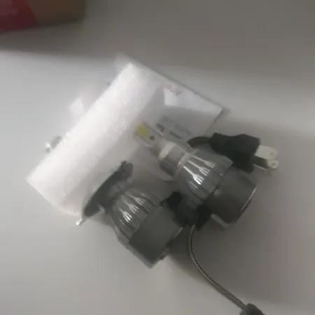 لامپ هدلایت خودرو مدل C6 H4 بسته دو عددی