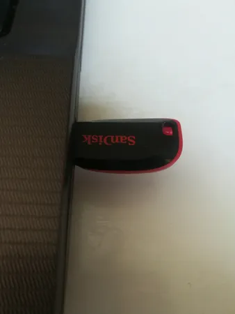 فلش مموری سن دیسک مدل Cruzer Blade CZ50 ظرفیت 32 گیگابایت با رابط USB 2.0