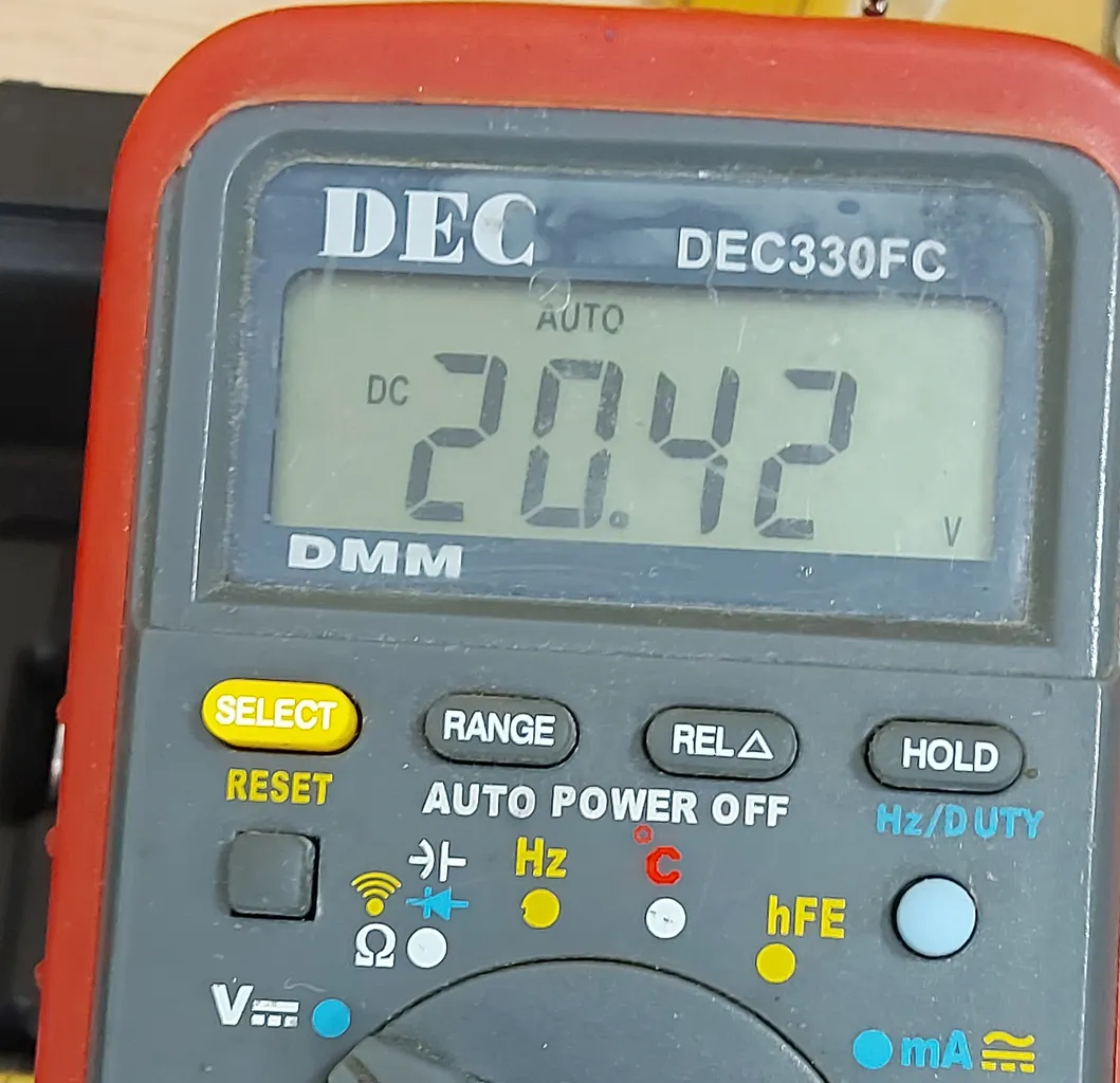 پیچ گوشتی شارژی 88 ولت سه نظام جاب مدل JB-88 POWER X مجموعه 40 عددی