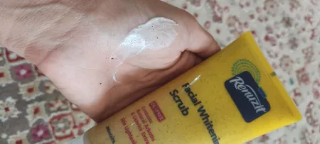 اسکراب لایه بردار صورت رینوزیت مدل 019 حجم 200 میلی لیتر