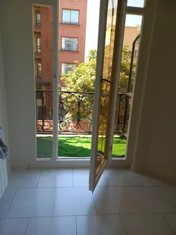 چمن مصنوعی مدل پارس سایز 1x2 متر