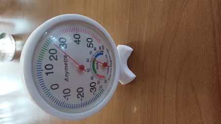 دماسنج و رطوبت سنج مدل TH108