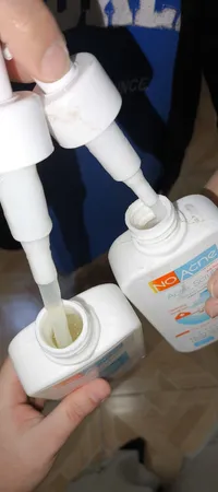 ژل لایه بردار پوست نو آکنه مدل 01 حجم 235 میلی لیتر