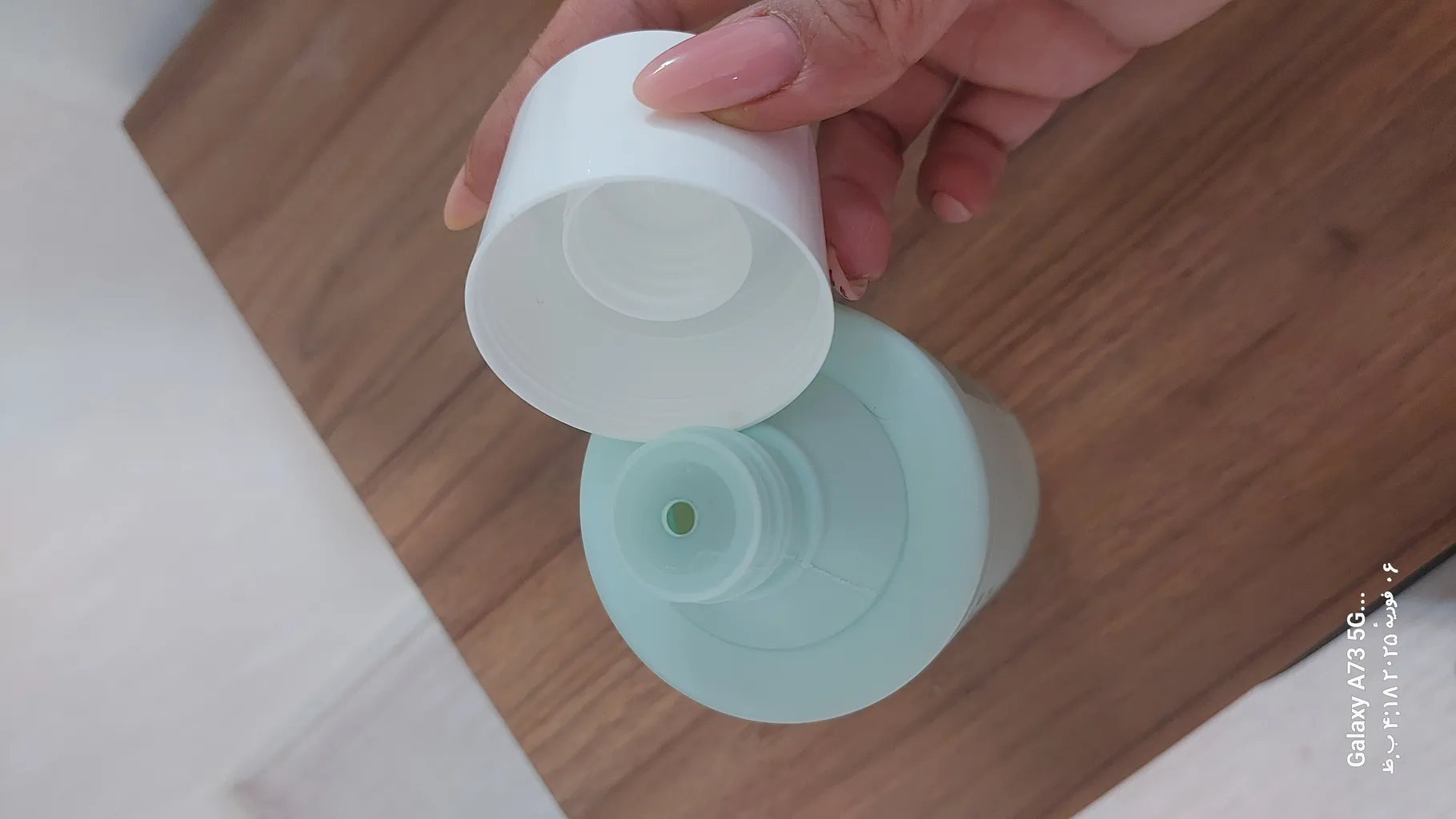 محلول پاک کننده آرایش صورت بایفس مدل SENSI-FRESH حجم 500 میلی لیتر