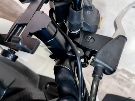 پایه نگهدارنده گوشی موبایل مدل موتورسیکلت کد PH-C1