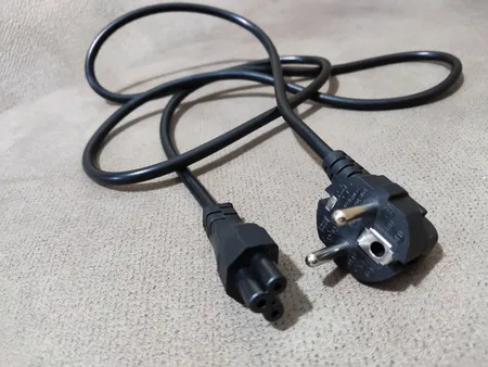 کابل برق سه پین آداپتور لپ تاپ به طول 1.5 متر