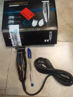 ماشین اصلاح موی سر و صورت و بدن جیمی مدل GM-830، اصلاح به صورت خط زن، قابلیت تنظیم سرعت، منبع انرژی با آداپتور برق، تکنولوژی اصلاح به صورت برش مستقیم، اندازه اصلاح 0.2 میلی‌متر، به‌همراه برس تمیزکننده