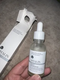 سرم روشن کننده ویتالین مدل ویتامین سی حجم 30 میلی لیتر