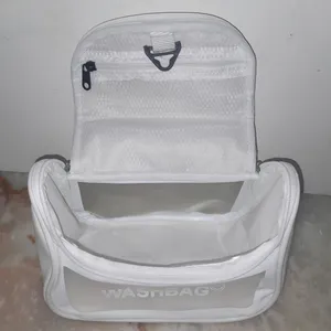 تجریه خرید کیف لوازم آرایش زنانه واش بگ طرح چمدان ضد آب مدل BUYOT-149