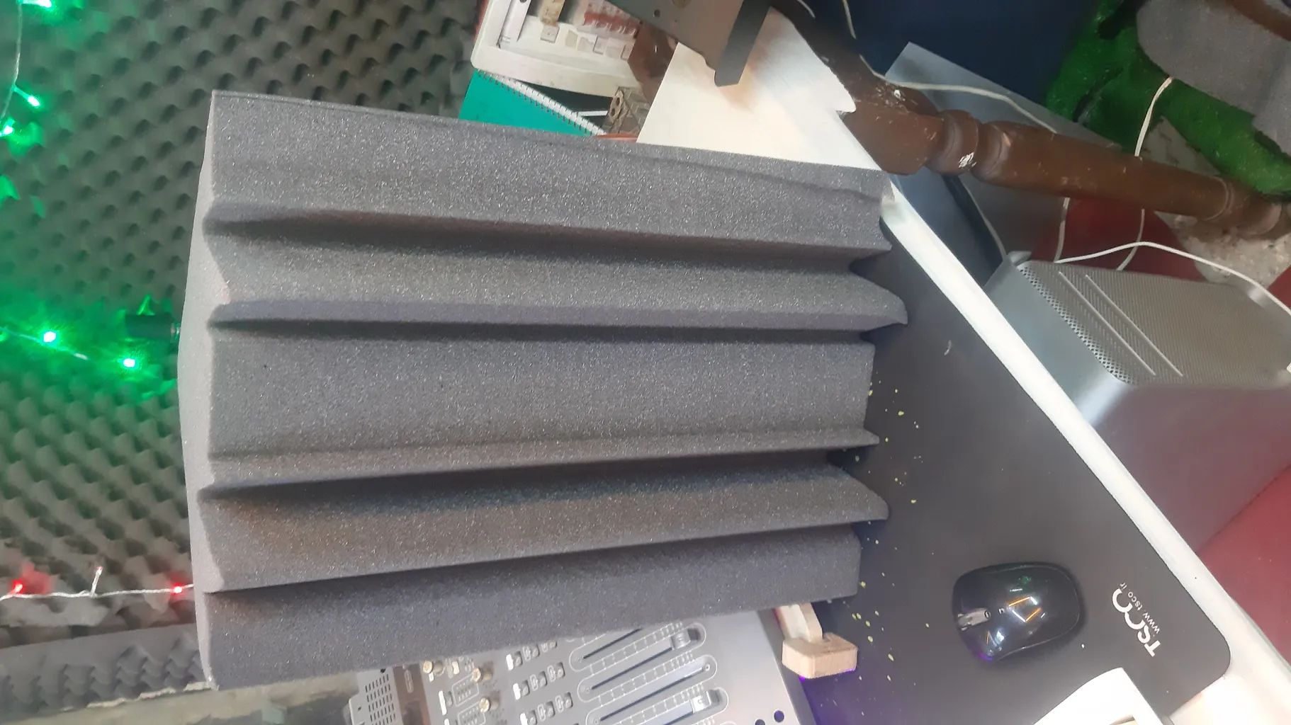 پنل آکوستیک ساندپروف مدل  بیس ترپ مگافیوزر