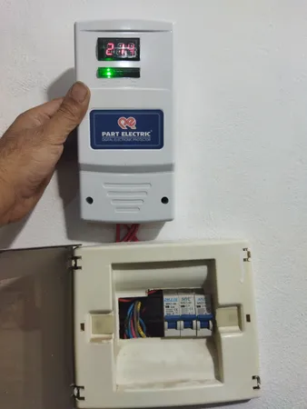 محافظ نوسان برق پارت الکتریک کد 0690