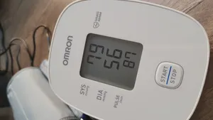تجریه خرید فشارسنج بازویی امرن مدل آداپتور  دار کد M 1 Basic