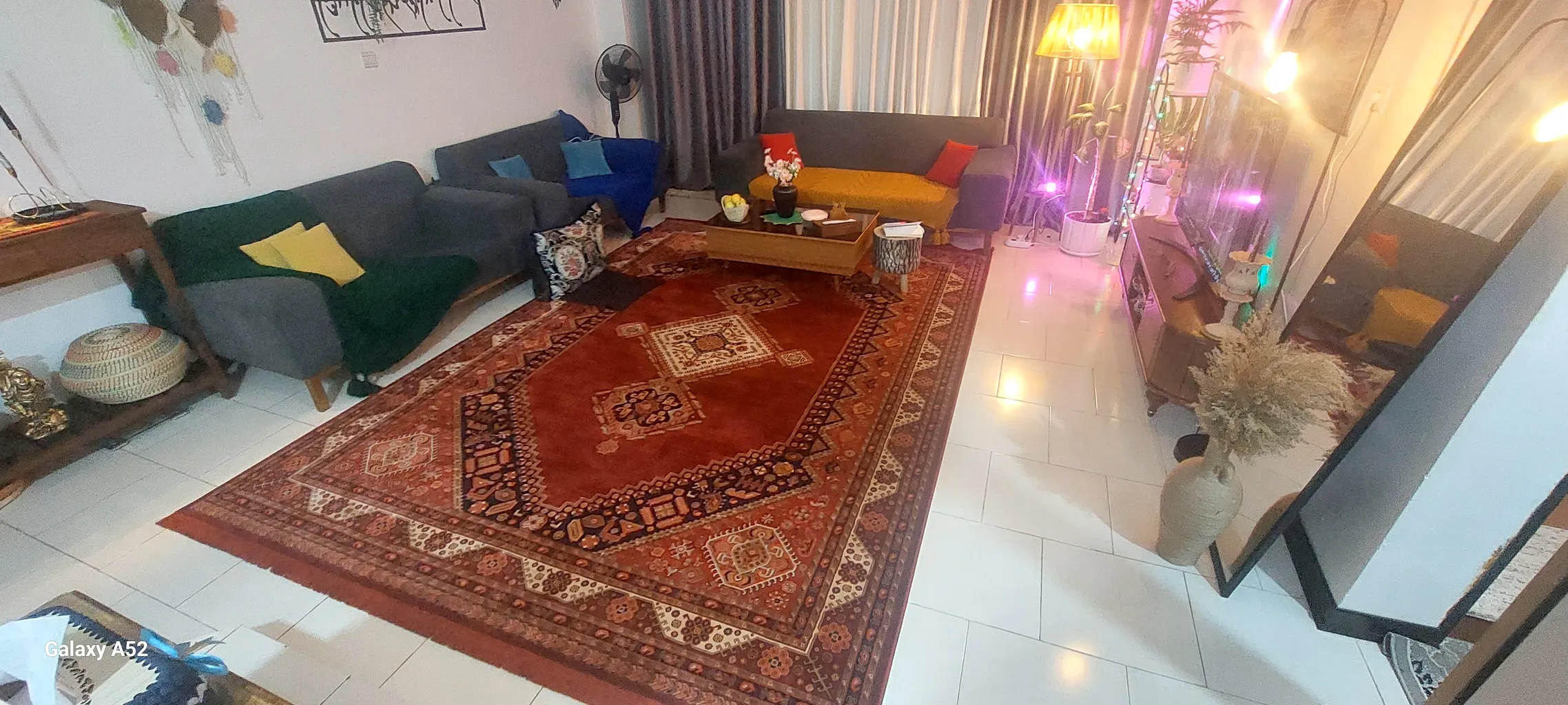فرش ماشینی زمرد مشهد مدل کهنه نما زمینه لاکی فرش ماشینی زمرد مشهد مدل کهنه نما زمینه لاکی
