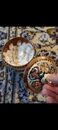 قندان میناکاری مسی طرح  شکم دار درب دار کد 187
