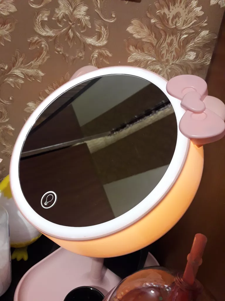 آینه آرایشی رینگ لایت دار مدل چراغ خواب