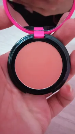 رژ گونه کالیستا مدل Color and Art شماره B03