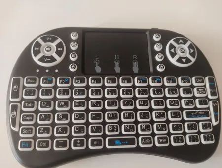 مینی کیبورد بی‌سیم همراه با تاچ‌پد مدل 08RF/2.2 Persian