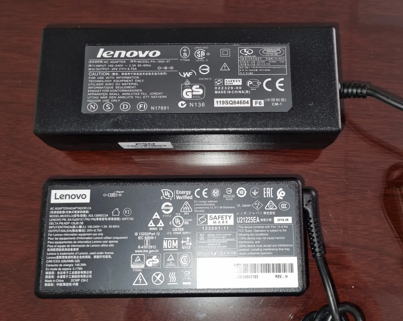 شارژر لپ تاپ ۲۰ ولت ۶.۷ آمپر  لنوو مدل ADL135NLC3A