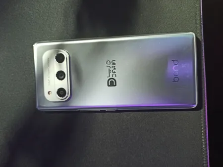 گوشی موبایل داریا مدل bond 5G دو سیم کارت ظرفیت 256 گیگابایت و رم 8 گیگابایت