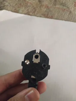 کابل برق سه پین مدل OSCAR طول 1.8 متر