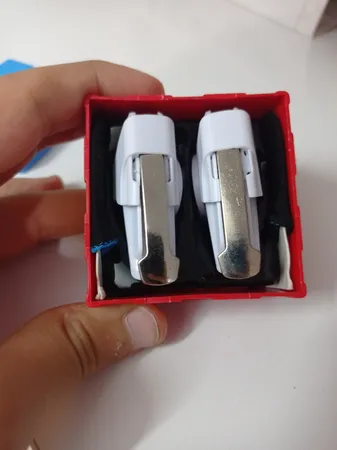 دسته بازی Pubg مدل Rasin به همراه آستین کنترل کننده انگشت