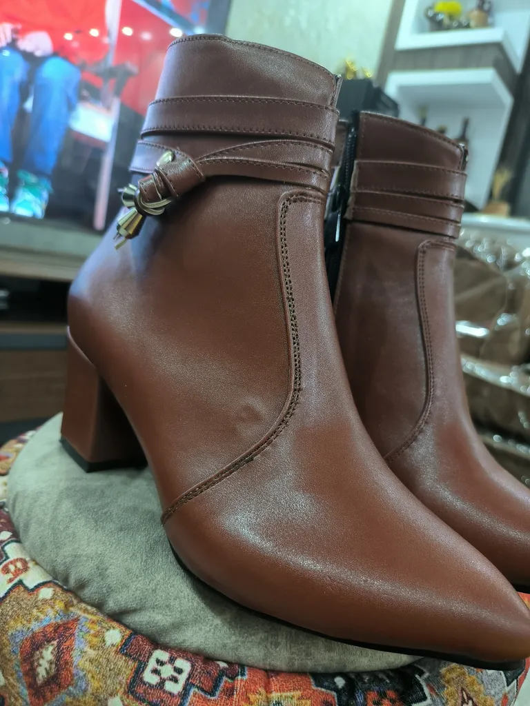 نیم بوت زنانه مدل ZC۴