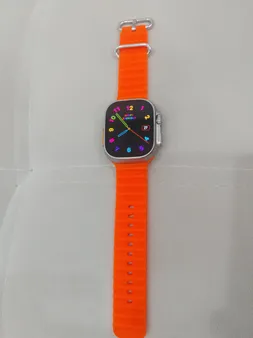 ساعت هوشمند مدل HK9 ULTRA 2 MAX دارای قابلیت های صفحه نمایش رنگی، صفحه نمایش لمسی، کنترل موسیقی (Music Player)، کنترل سطح اکسیژن خون، قابلیت مکالمه از طریق بلوتوث، پشتیبانی از زبان فارسی در منو و سیستم‌عامل بند سیلیکون