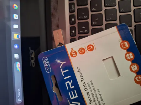 فلش مموری وریتی مدل V820 ظرفیت 16 گیگابایت