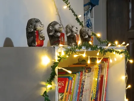 گل مصنوعی مدل ریسه برگ کد 398 طول 7/5 متر