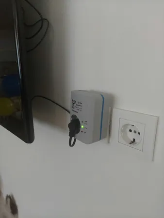 محافظ ولتاژ گروه صنعتی سارا ترانس مدل P156F