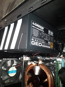 منبع تغذیه کامپیوتر گرین مدل GP700A-GED