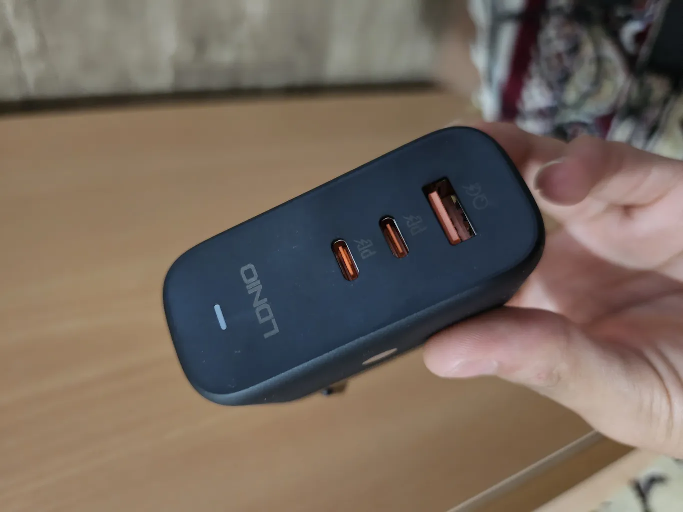 شارژر دیواری 65 وات الدینیو مدل Q366