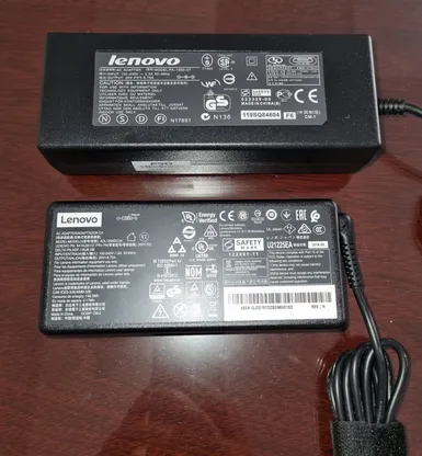 شارژر لپ تاپ ۲۰ ولت ۶.۷ آمپر  لنوو مدل ADL135NLC3A