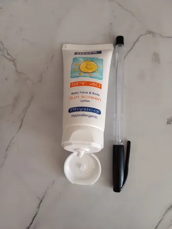لوسیون ضد آفتاب کودک ایروکس سری Physical مدل Face And Body حجم ۶۰ میلی لیتر