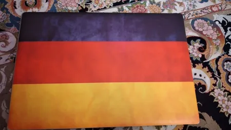 استیکر لپ تاپ توییجین و موییجین طرح آلمان کد 01 مناسب برای لپ تاپ 15.6 اینچ به همراه برچسب حروف فارسی کیبورد