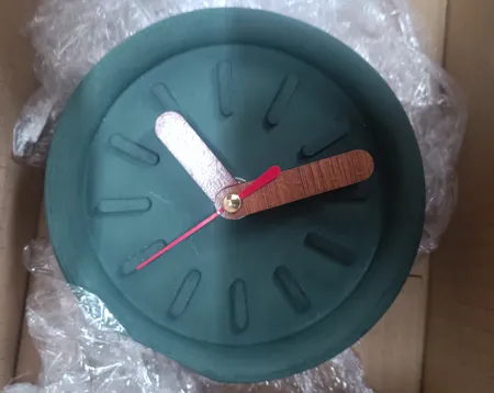 ساعت رومیزی عقربه‌ای مدل پیکاسو