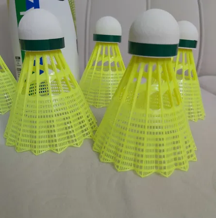 توپ بدمینتون یونکس مدل MAVIS 350 بسته شش عددی