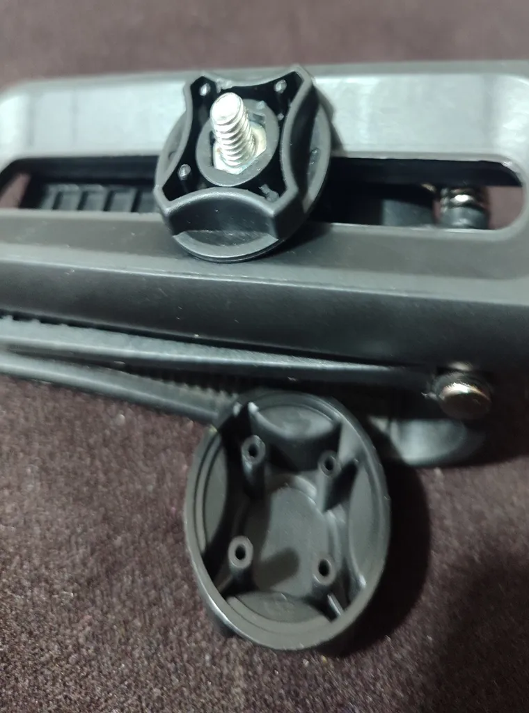 پایه نگهدارنده گوشی موبایل مدل sun visor طرح آفتابگیر خودرو