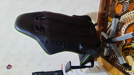 صندلی گیمینگ ریزر مدل parla