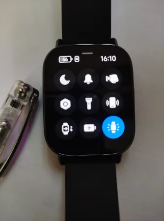 ساعت هوشمند شیائومی مدل Redmi Watch 5 Lite دارای قابلیت های قابلیت مکالمه از طریق بلوتوث بند سیلیکون