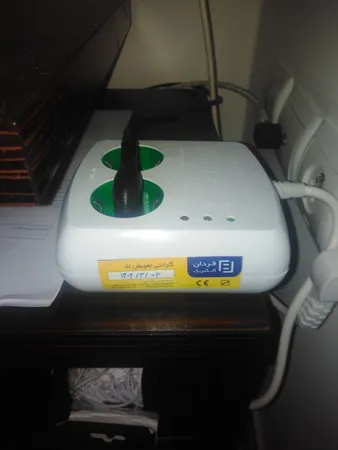 محافظ ولتاژ آنالوگ یخچال و فریزر فردان الکتریک مدل ارت دار 2 متری