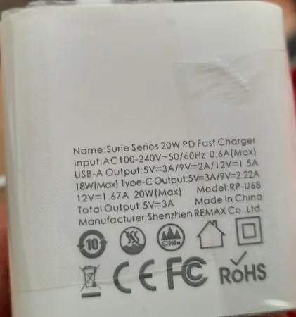 شارژر دیواری ریمکس مدل RP-U68