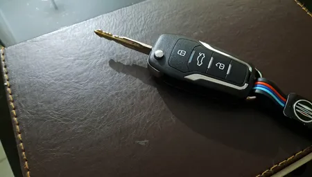 قاب ریموت خودروچیکال مدل P-190 مناسب برای ساینا و کوییک