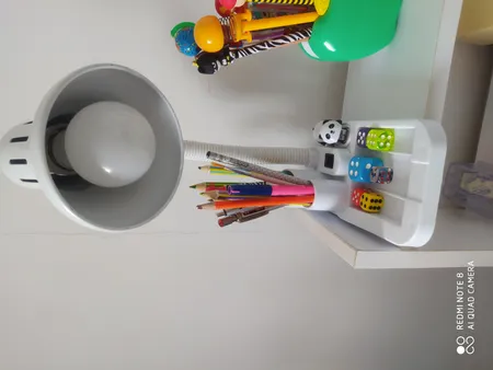 چراغ مطالعه صنایع کریم زاده مدل DL-105